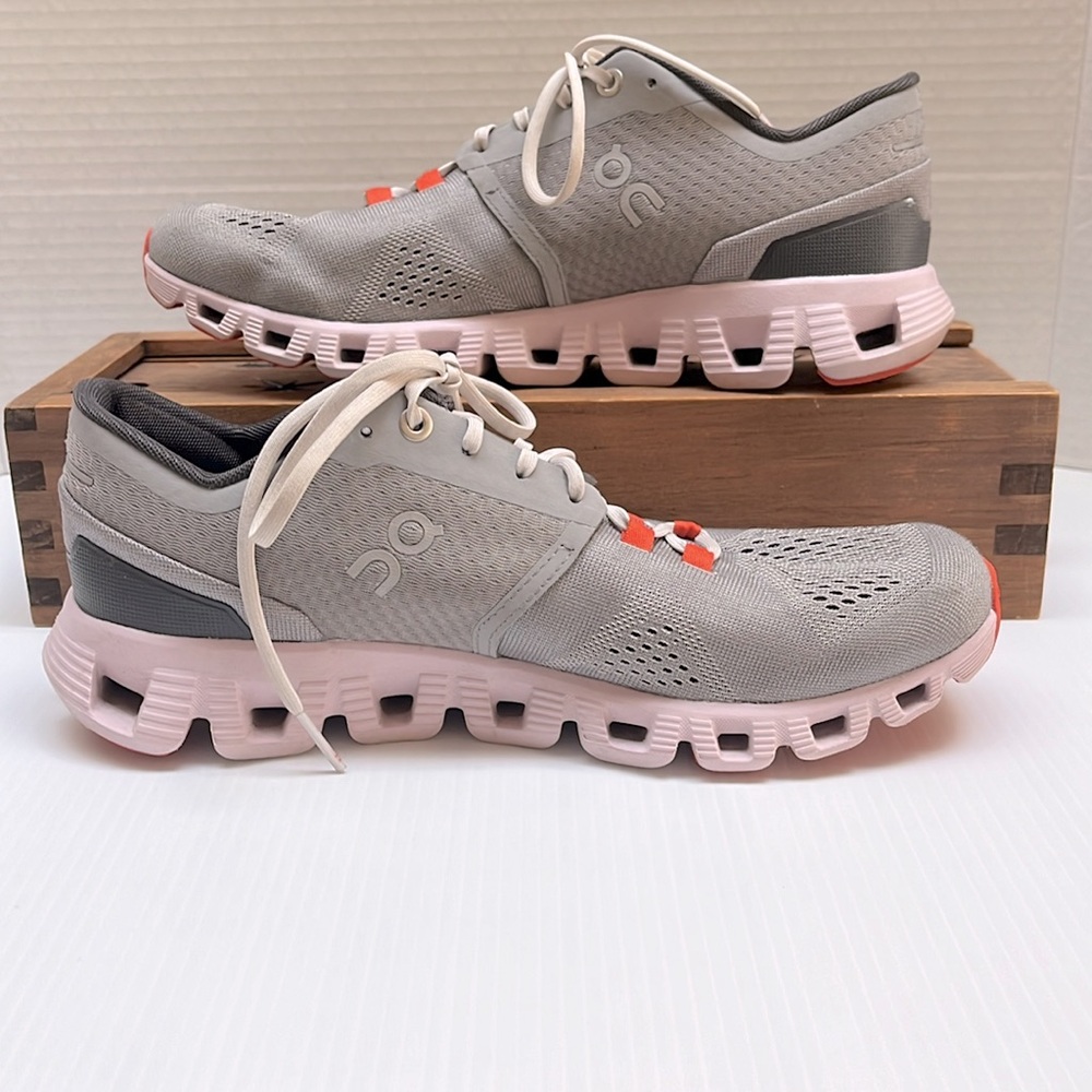 On Running Women's Gray and Pink Athletic Shoes